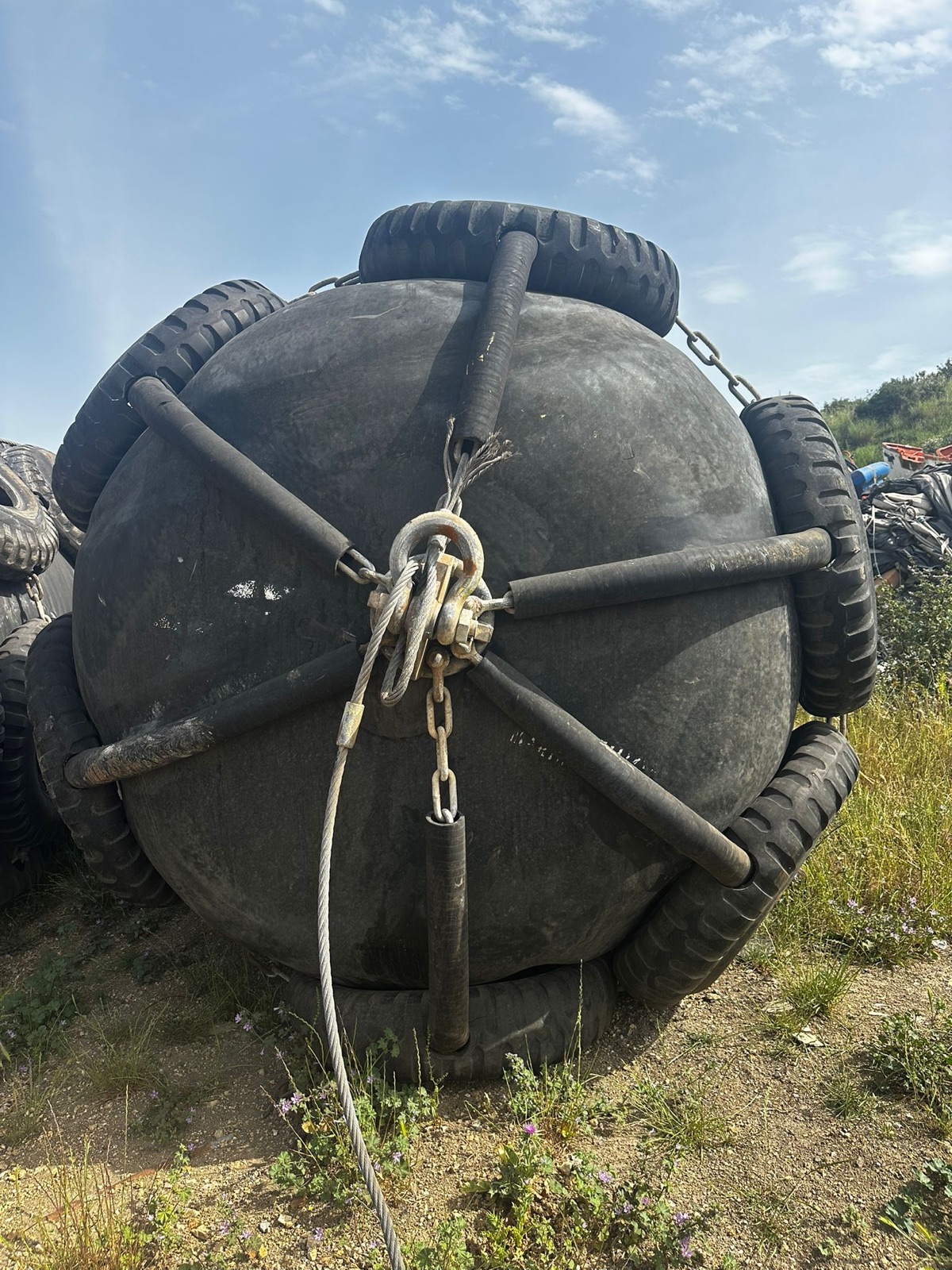 Front face of fender showing chain net and end fitting rigging